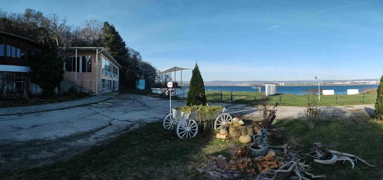 Hotel Хотел Тримата Мускетари Bulgarien